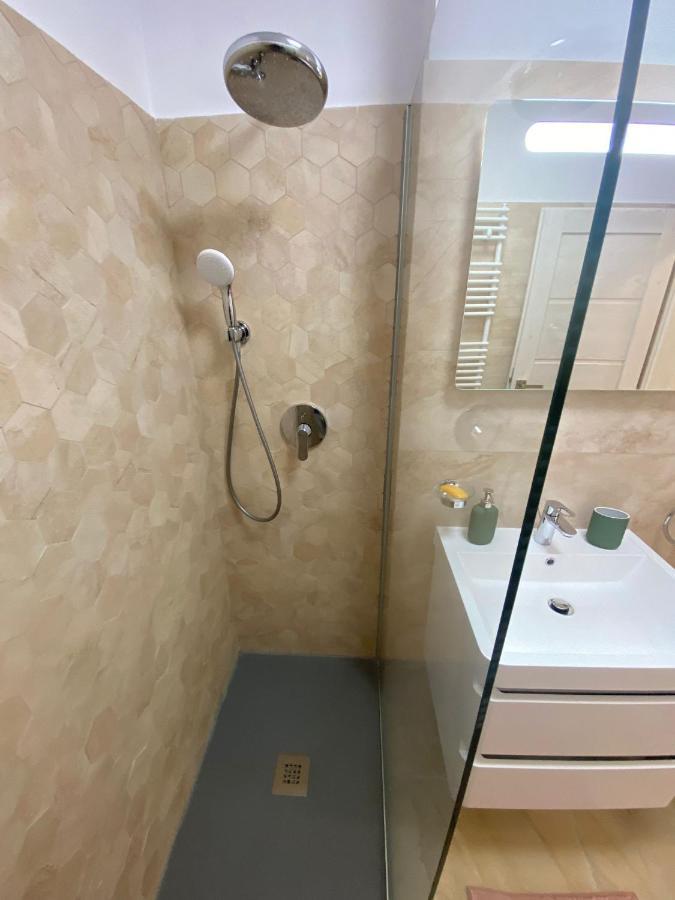 Plazza Studio Bucureşti Ngoại thất bức ảnh